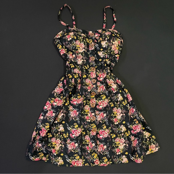 Dresses & Skirts - Floral Dress